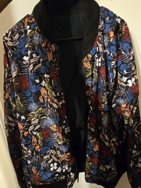H&M Multicolor 💐 Floral-Print Bomber Jacket